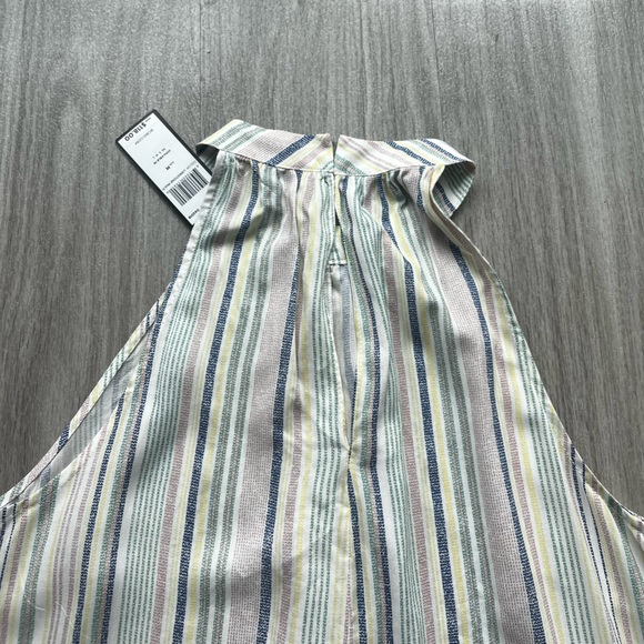 NWT BCBG Sleeveless White Striped Top, size M - Picture 2 of 4